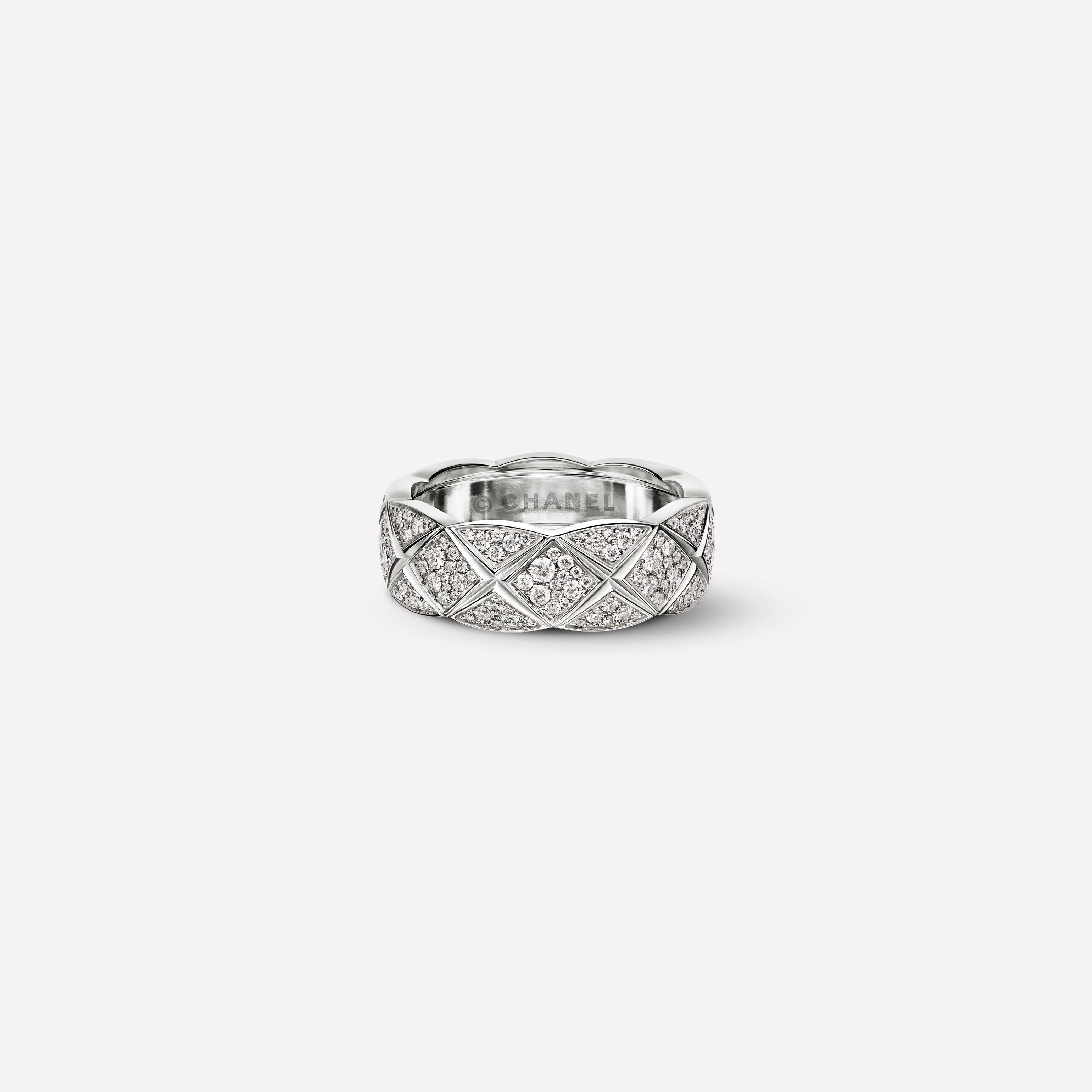 COCO CRUSH系列戒指 精致款，菱格纹图案，白18K金，铺镶钻石