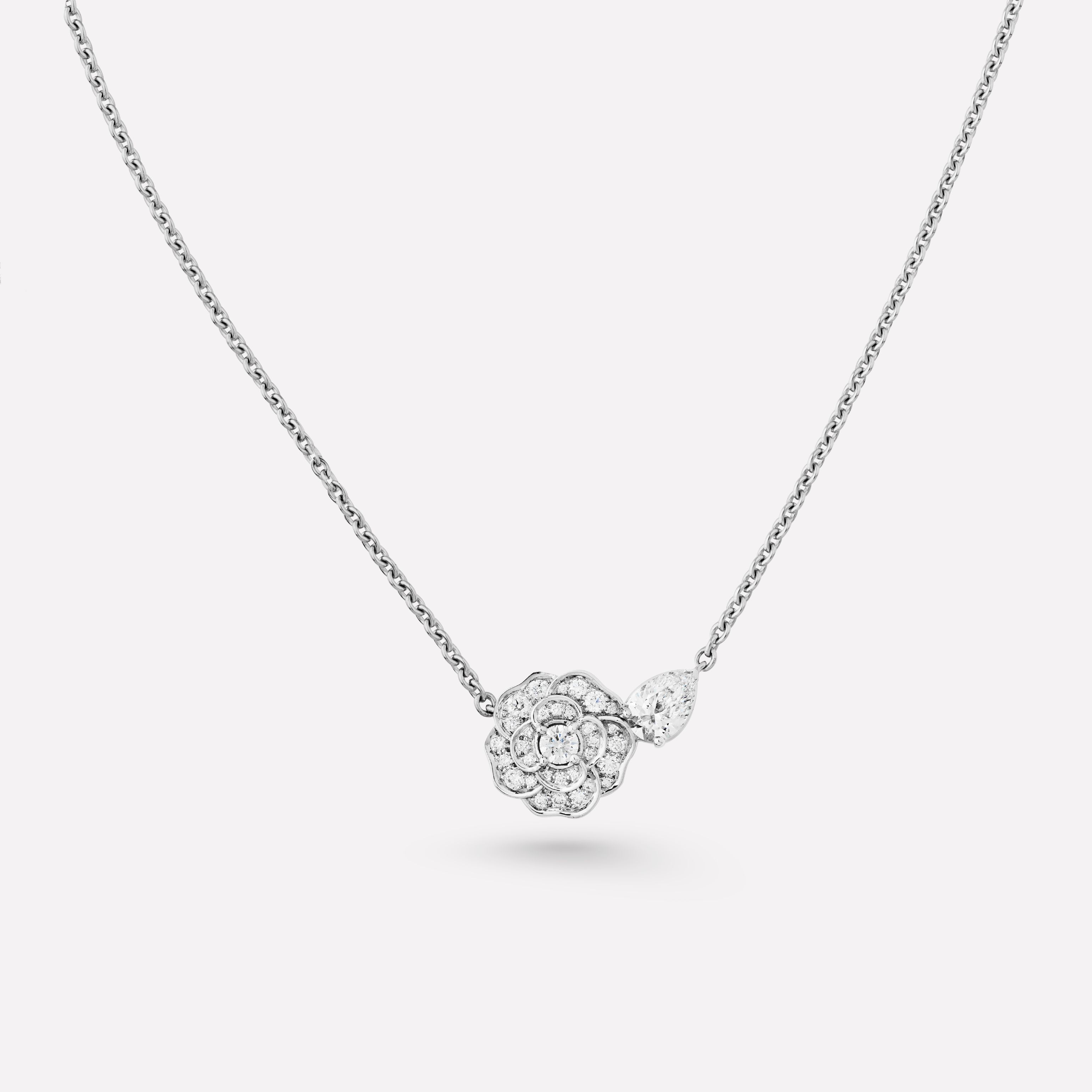 CAMÉLIA系列项链 CAMÉLIA PRÉCIEUX山茶花图案，白18K金，镶嵌钻石与中央主钻