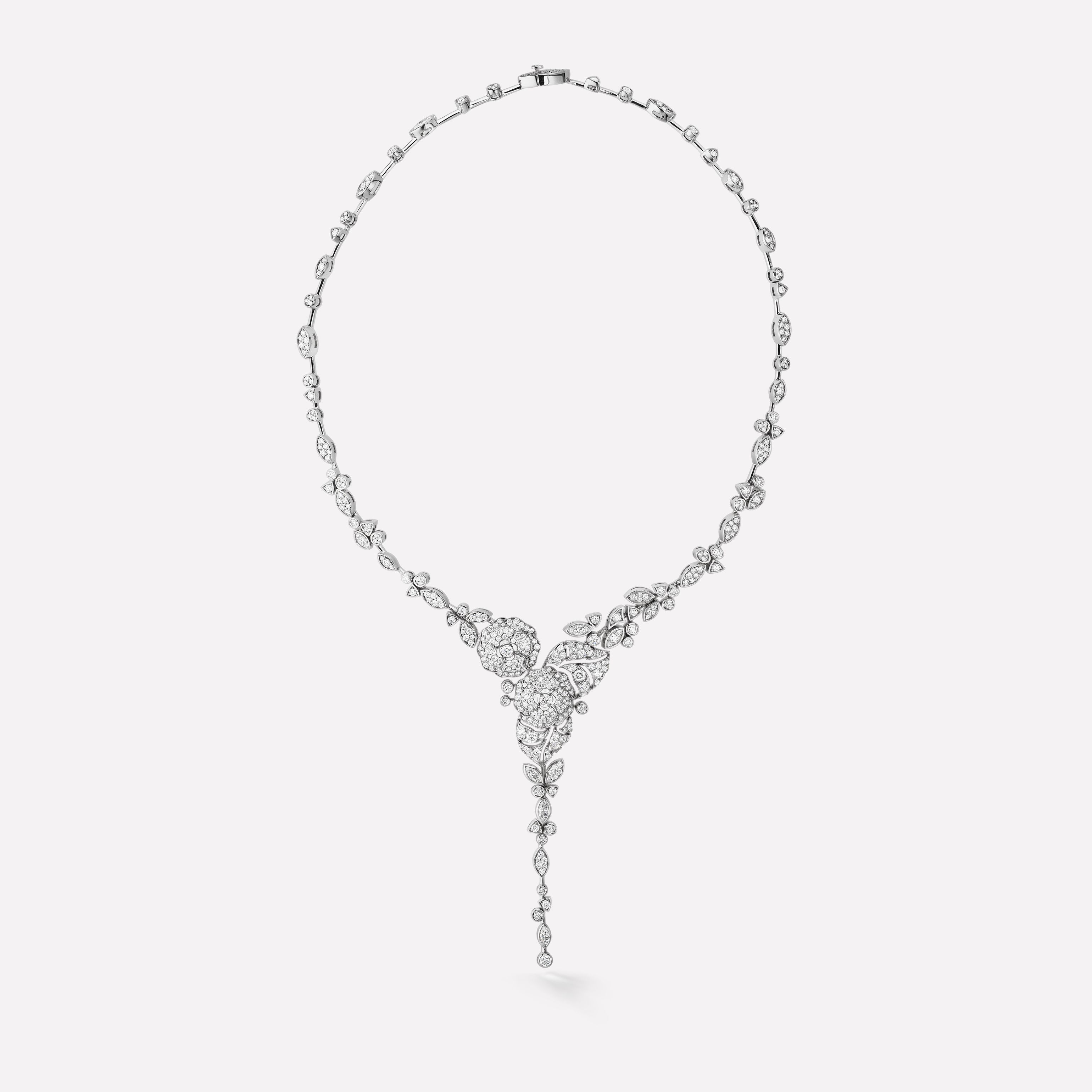 CAMÉLIA系列项链 山茶花与枝叶花束图案，白18K金，镶嵌钻石与中央主钻
