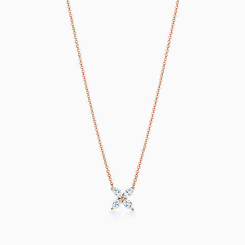 Tiffany Victoria™ 18k 玫瑰金镶钻中号吊坠