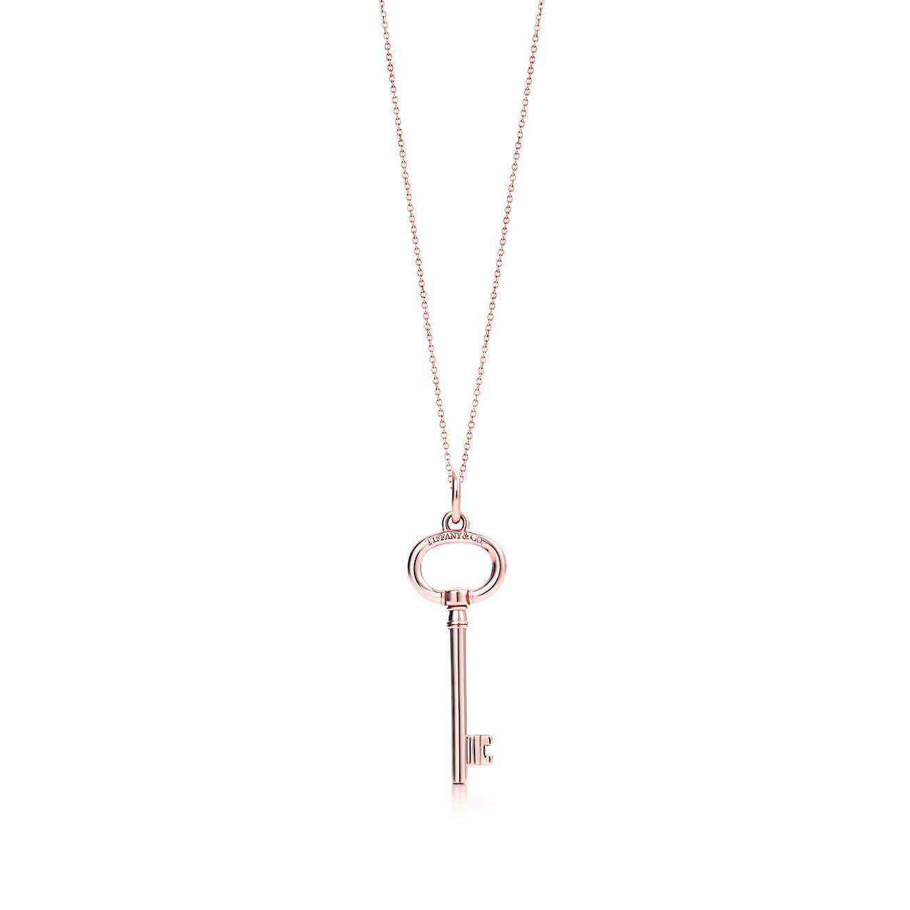 Tiffany Keys 18k 玫瑰金镶钻小号椭圆形钥匙吊坠。