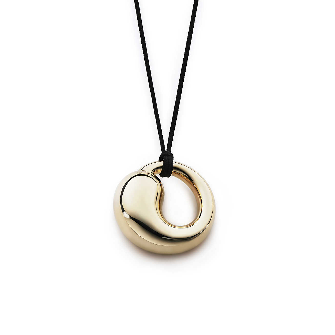 Elsa Peretti™ Eternal Circle 18K金吊坠，配黑色丝绳